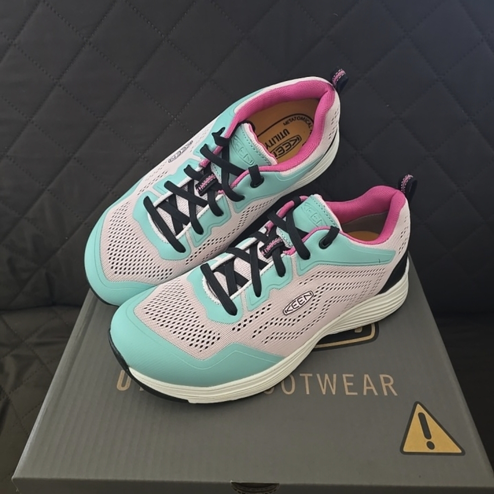 Keen Women's Sparta 2 Turquoise and Pink Aluminum Toe Shoes 8 NWT